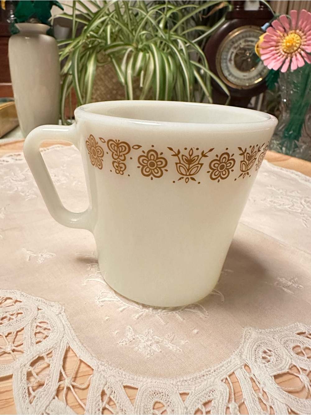 Vintage Pyrex Butterfly Gold D Handle Milk Glass Coffee Mug 300ml USA